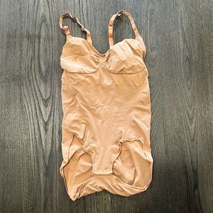 NWOT Skims Sculpting Bodysuit Orche‎ - Size 4X/5X